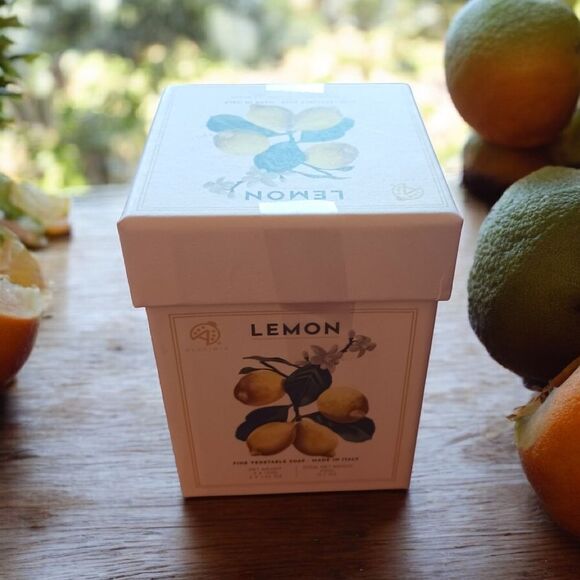 Italian Lemon Soap Box Set, Natural Vegetable Soap -NWT - Picture 4 of 10